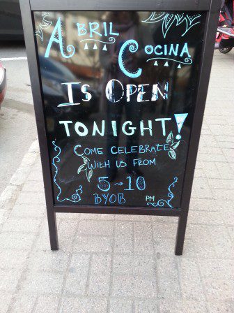 Abril Cocina sign