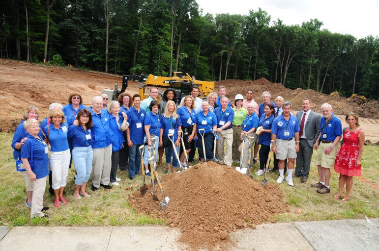 Giraffes Are Coming to Turtle Back Zoo! - The Village Green