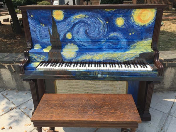 Piano painted by Marie Elena Glynn in Spiotta Park. Photo by Luc Maynard-Parisi