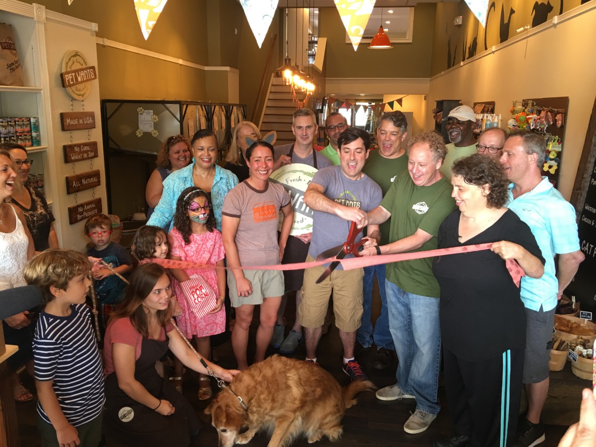 PHOTOS Pet Wants Celebrates Grand Opening With 'Leash Cutting' The