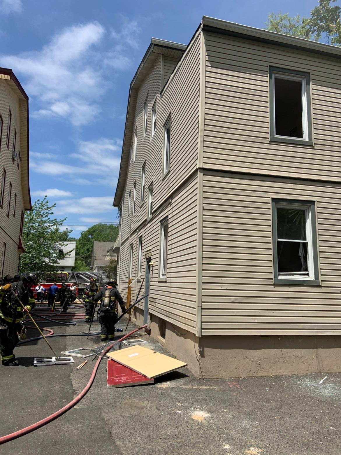 10 Residents Escape Safely From Midday House Fire in Maplewood The